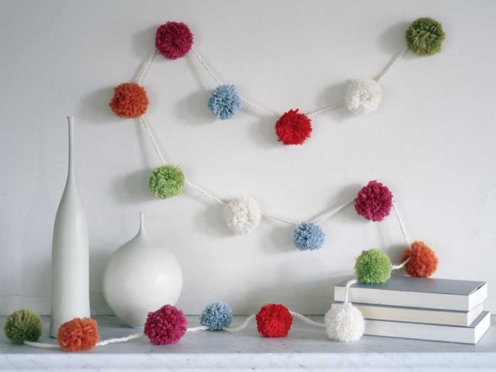 DIY : des pompons décoratifs avec de la tulle post thumbnail image
